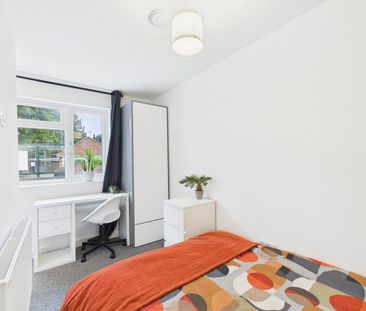 1 bedroom in a house share to rent - Photo 4