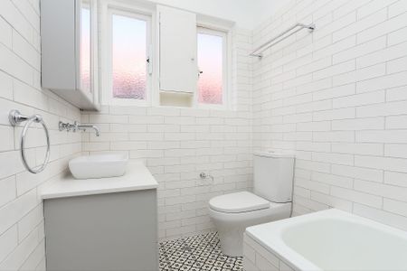 Unit 4/5 Henry Street, Queens Park. - Photo 4