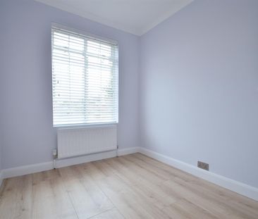 Collins Drive, Ruislip, HA4 - Photo 3