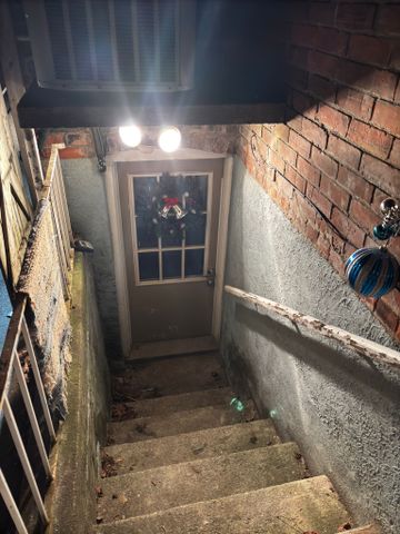 For Lease - 37 Gillespie Avenue Unit# Basement, Toronto, Ontario - Photo 4