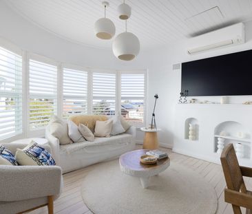 FURNISHED Beachside Art Deco apartment with exclusive rooftop - Photo 5