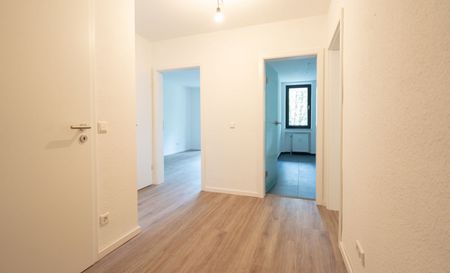 Atelierwohnung mit Blick ins Grüne - komplett sanierte, barrierefreie 2-Zimmer-Wohnung in Cracau! - Photo 4