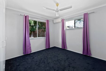 SPACIOUS FAMILY HOME IN MOUNT PLEASANT - Photo 5