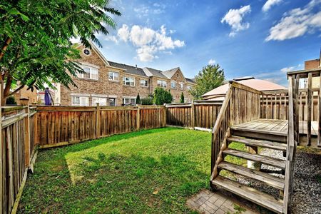 For Lease - 110 Southdown Avenue, Vaughan, Ontario - Photo 2