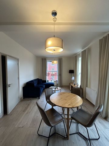 Apartment to rent in Cork, Centre - Photo 4