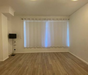 RENOVATED ONE BEDROOM APARTMENT - Photo 2