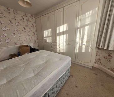 Westmoor Gardens, Enfield, EN3 - Photo 4