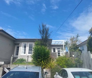 Large Family Home - Photo 4