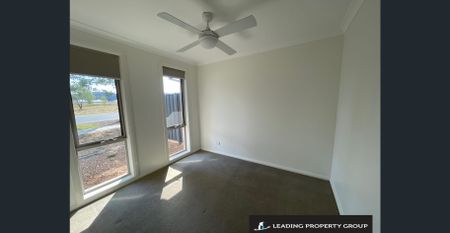 Modern Townhouse - Photo 2