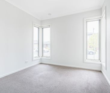 Luxury, Lifestyle & Location in One Beautiful Package - Photo 4