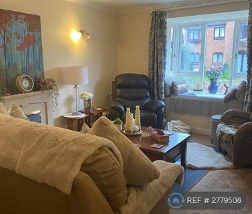 1 bedroom in a flat share to rent - Photo 2