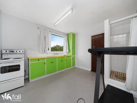 Versatile Property in a Prime Lindisfarne Location - Photo 3