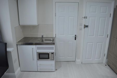 Studio to rent - Photo 2