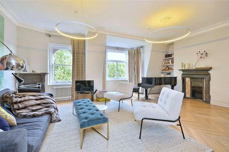 An exquisite two bedroom apartment to rent positioned on the top floor of this sought after mansion block moments from Maida Vale station. - Photo 2