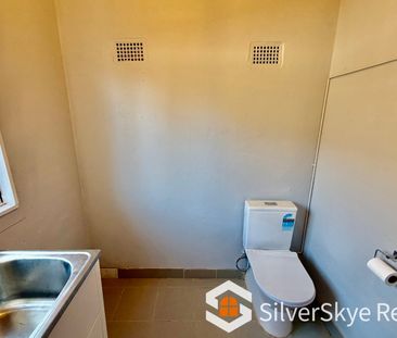 Newly Painted Home in a Prime, Convenient Location - Photo 5