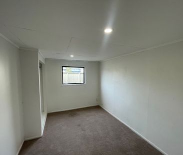 Maraetai - Photo 1
