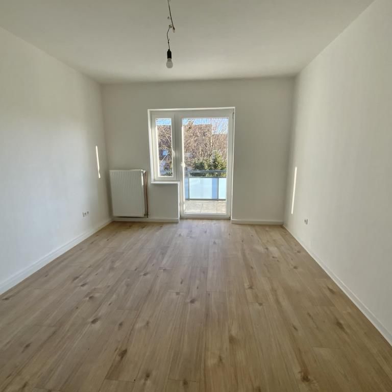 Renovierte 2-Zimmer-Wohnung mit Balkon frei! - Photo 1