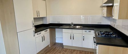 2 Double bedroom Ground Floor Flat To Let - Photo 4