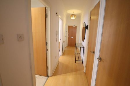 2 Bed, First Floor Flat - Photo 5