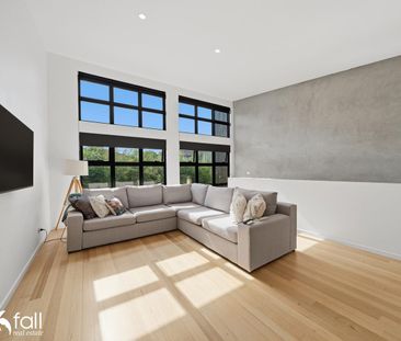 Modern Town House - Photo 2