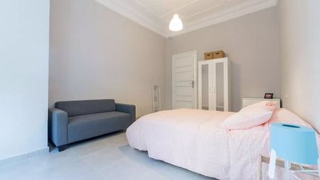 Carrer de Sueca, Valencia, Valencian Community 46006 - Photo 2