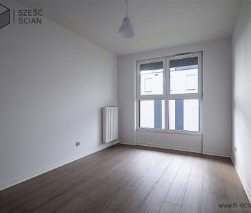 Wrocław, Kolejowa - Photo 1