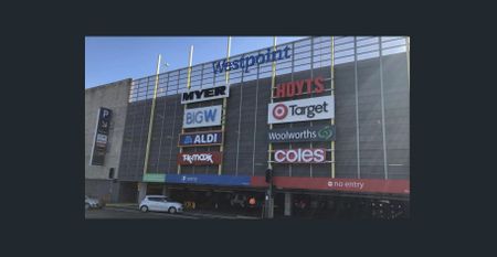 STUNNING 1 BED APARTMENT IN HEART OF CBD - Photo 4