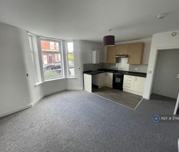 2 bedroom flat to rent - Photo 6