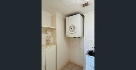 Modern Resort-Style 2 Bedroom Apartment in Macquarie - Photo 4