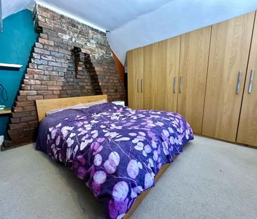 2 bedroom end of terrace house to rent - Photo 4