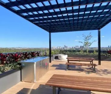 SPACIOUS ONE BEDROOM+STUDY ROOM+PARKING WITH BACKYARD Located In th... - Photo 6