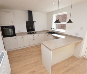 2 Bedroom Terraced House - Photo 6