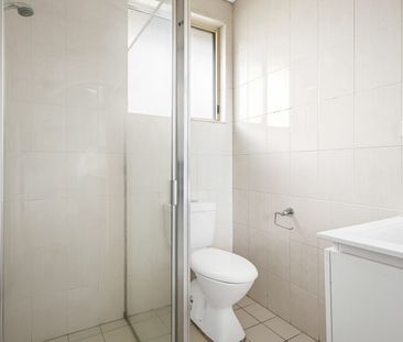 COMFORTABLE & LOW-MAINTENANCE LIVING IN BUSBY - Photo 4