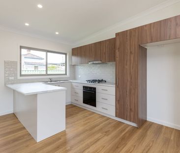 Home For Rent - Photo 3