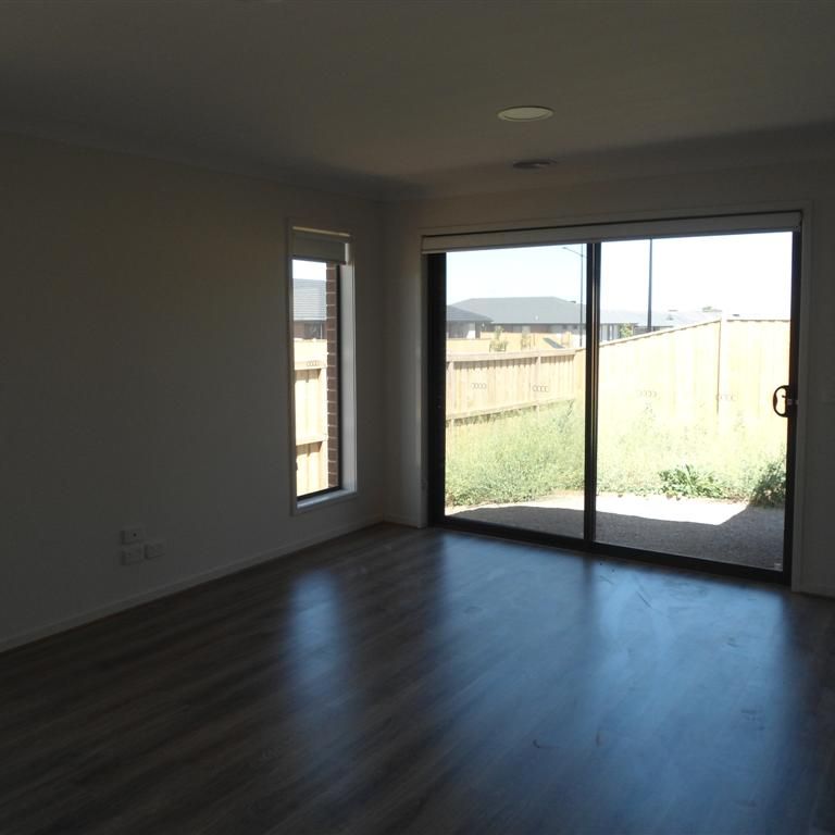 LOVELY 3 BEDROOM HOME - Photo 1