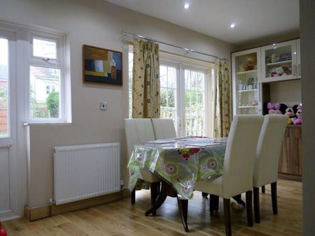 5 bedroom semi-detached house to rent - Photo 3