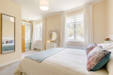 3 bedroom terraced house to rent - Photo 4