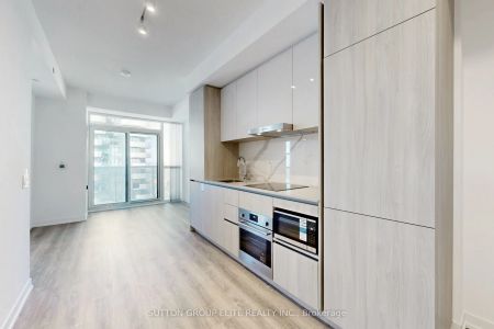 8 Interchange Way #5301 - Photo 4