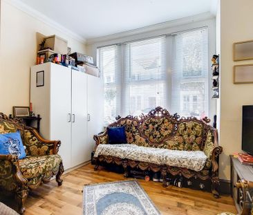 3 bedroom flat to rent - Photo 4