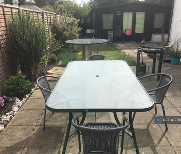 1 bedroom in a house share to rent - Photo 5