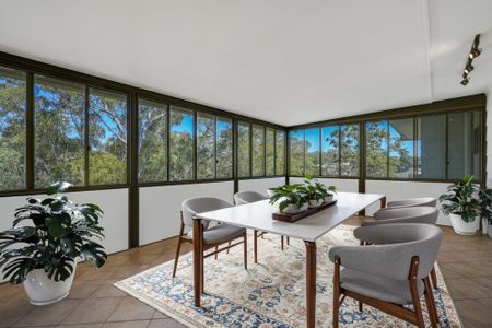 WELCOME TO 6 KESSELL STREET - THE BLEND OF SPACE, STYLE & LOCATION - Photo 3