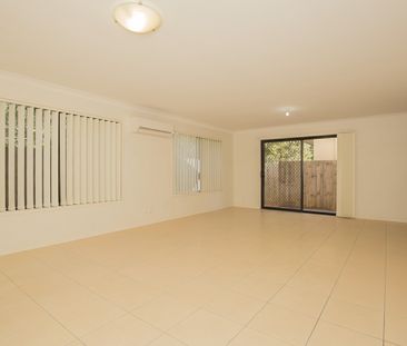 Spacious townhouse in Family Friendly Calamvale - Photo 4