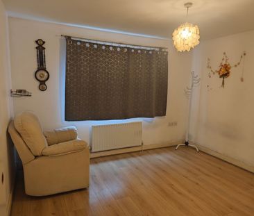 1 Bed Flat, Lower Addiscombe Road, CR0 - Photo 1