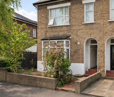 Studio Flat, Clarence Road, CR0 - Photo 1