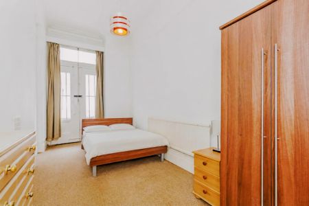 2 Bed 1 Bath, Flat 4, 26-28 - Photo 4