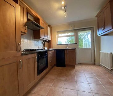 3 bedroom semi-detached house to rent - Photo 5