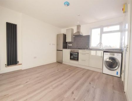 1 Bedroom Apartment To Let - Photo 2