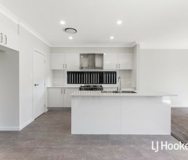 Stunning 4-Bedroom Home! - Photo 2