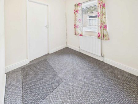 2 bedroom terraced house to rent - Photo 4