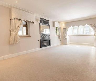 Blackacre Road, Theydon Bois, CM16 - Photo 5